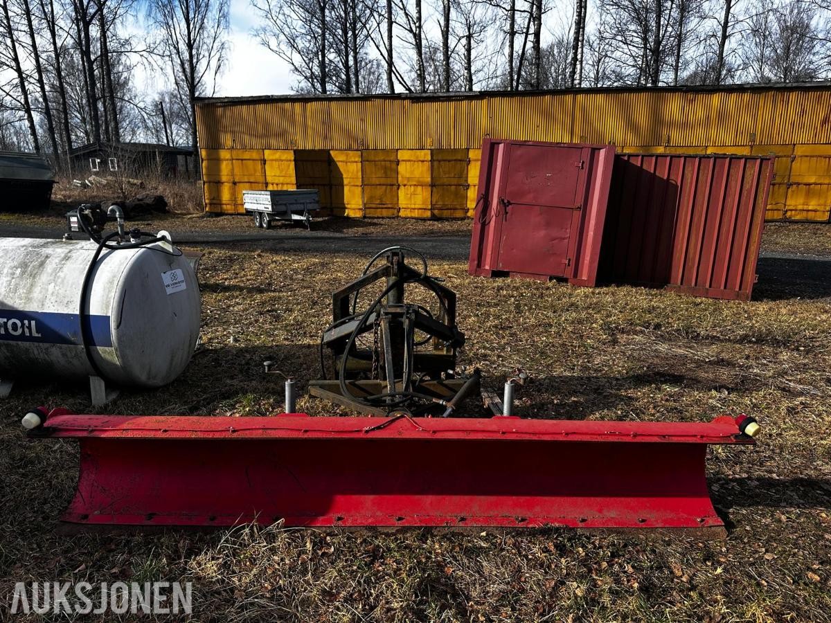Brøyteskjær / snøplog med trepunktsfeste og hydraulikk